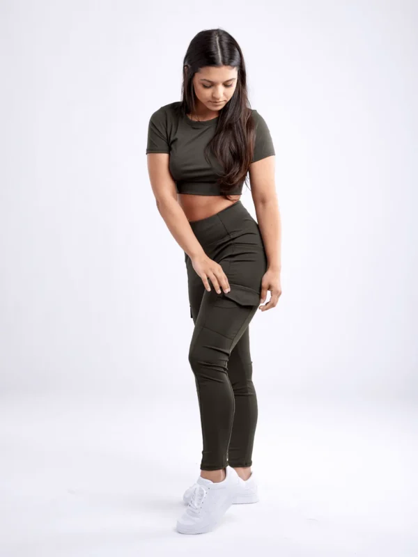 Short-Sleeve Crop Top - Image 22