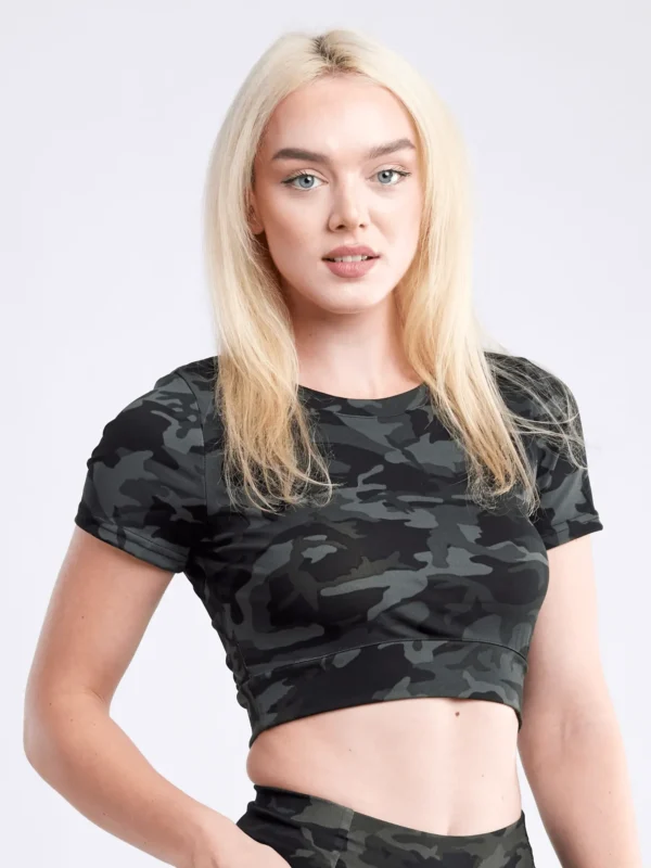 Short-Sleeve Crop Top - Image 26